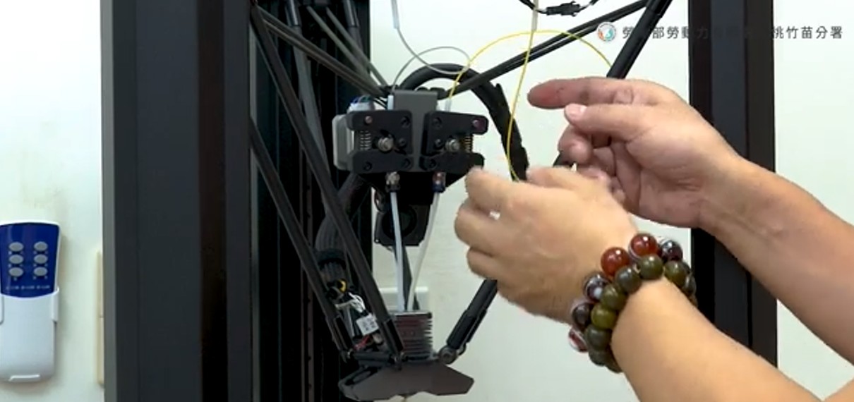 Applications and Practical Operations of 3D Printers